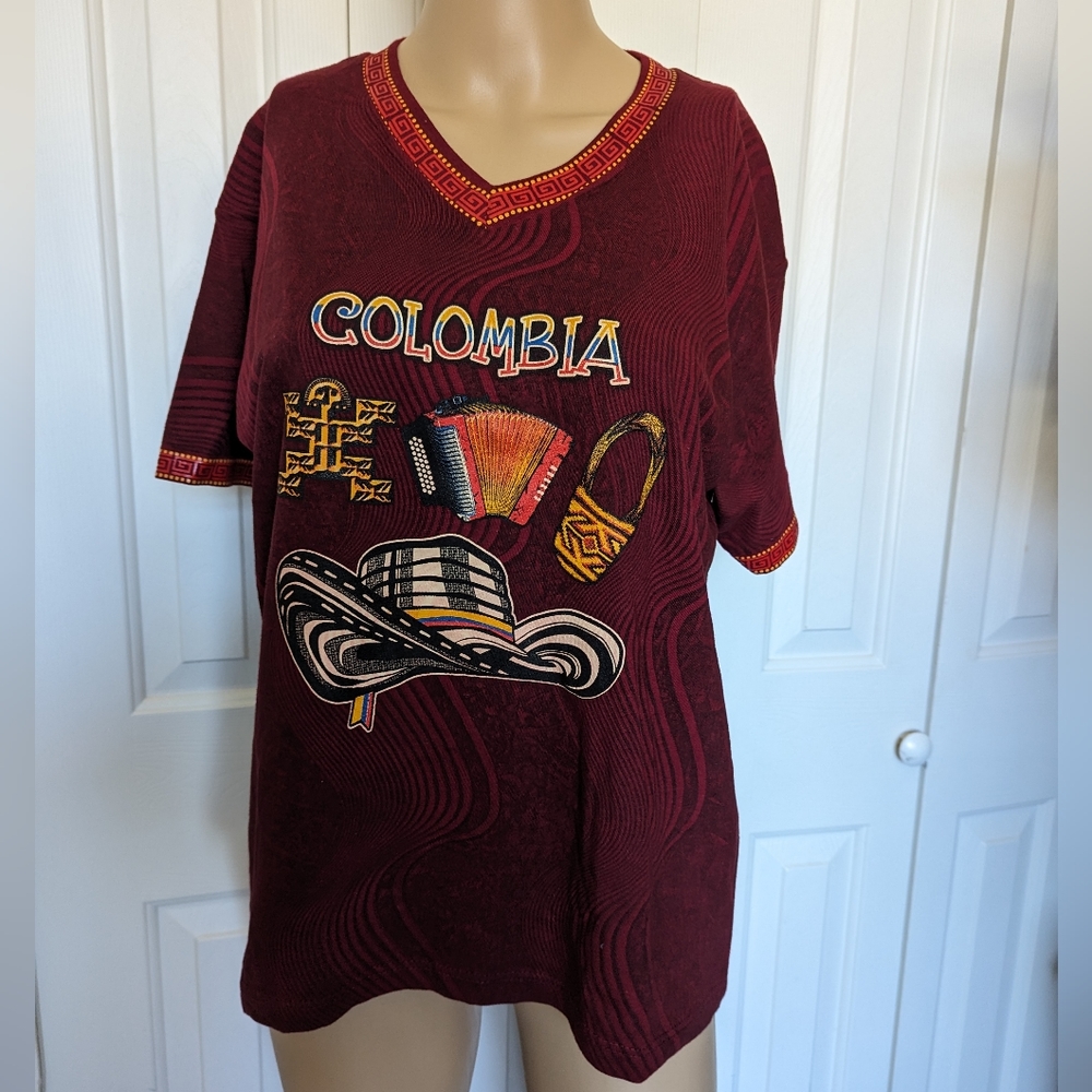 Colombia culture  short sleeves V neck tshirt size S cotton 100%.